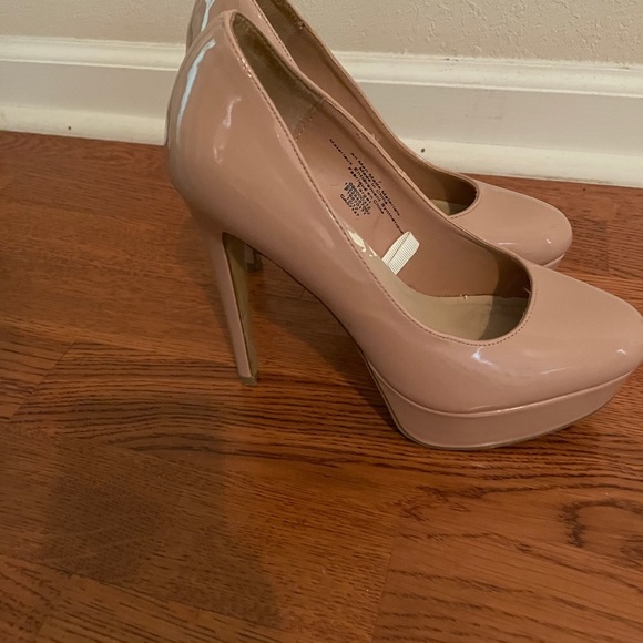 Shoes - Picture 3 of 5